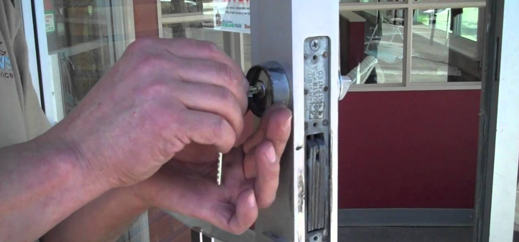 commercial door lock repair La Presa